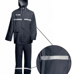 חליפת גשם כחולה עם פסים זוהרים