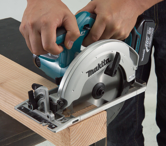 גוף מסור עגול נטען מתח 18V- מקיטה