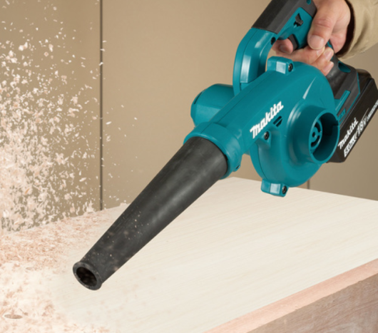 גוף מפוח/שואב נטען 18V- מקיטה