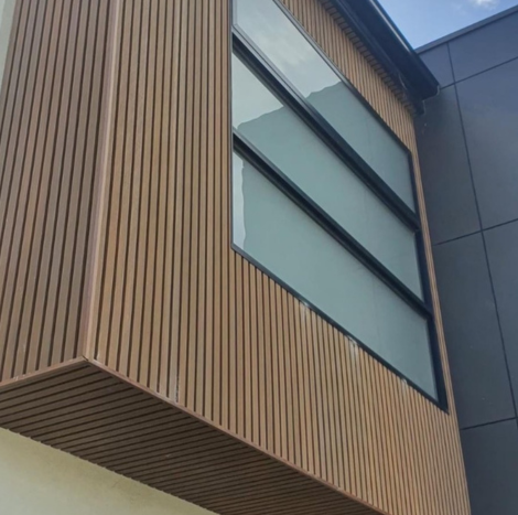 חיפוי קיר- חום בהיר